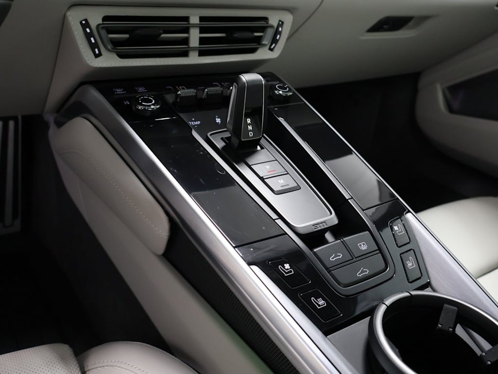 Thumbnail: 2024 Porsche 911 - 16
