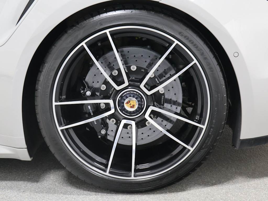 Thumbnail: 2024 Porsche 911 - 40