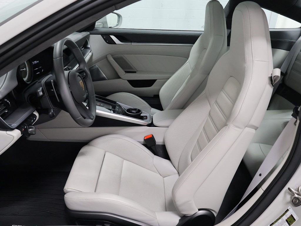 Thumbnail: 2024 Porsche 911 - 10