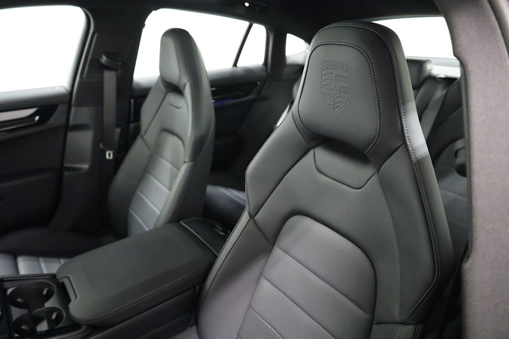 Thumbnail: 2026 Porsche Panamera - 12