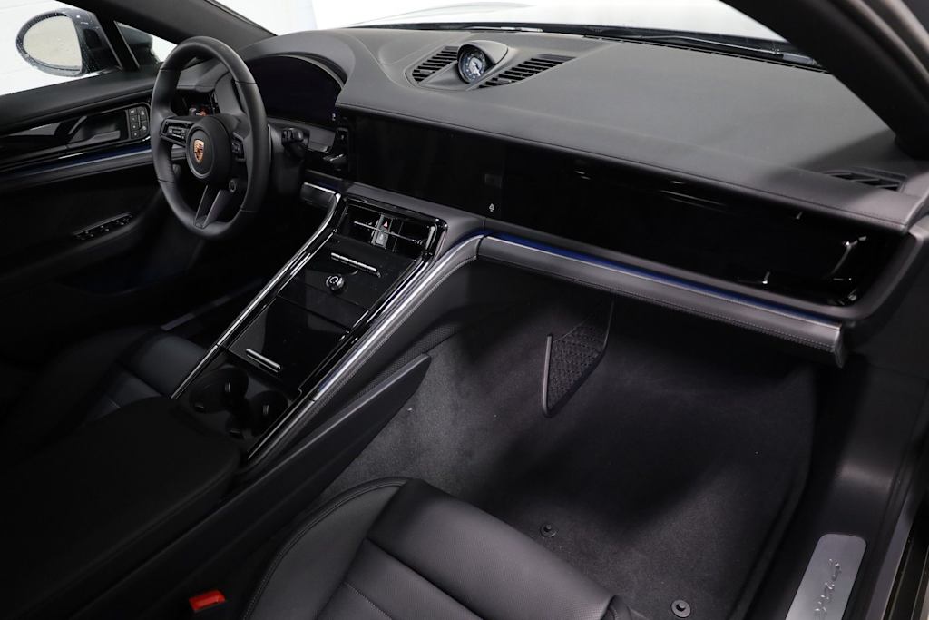 Thumbnail: 2026 Porsche Panamera - 10