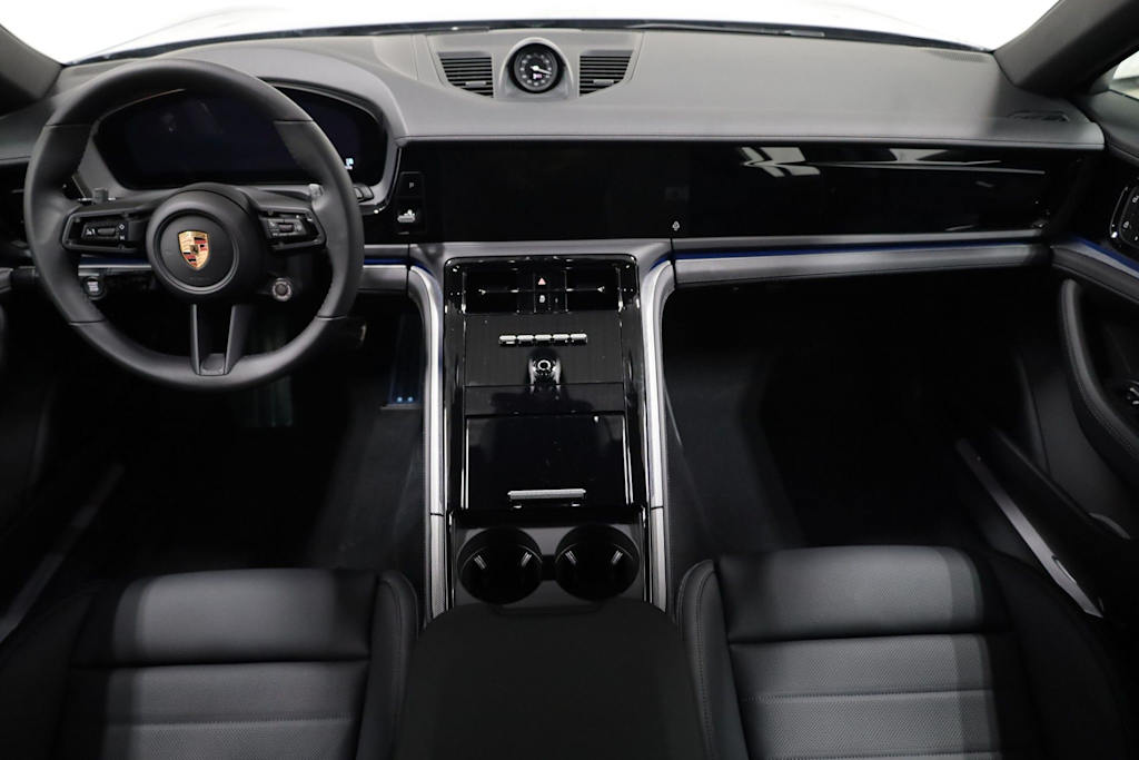 Thumbnail: 2026 Porsche Panamera - 15