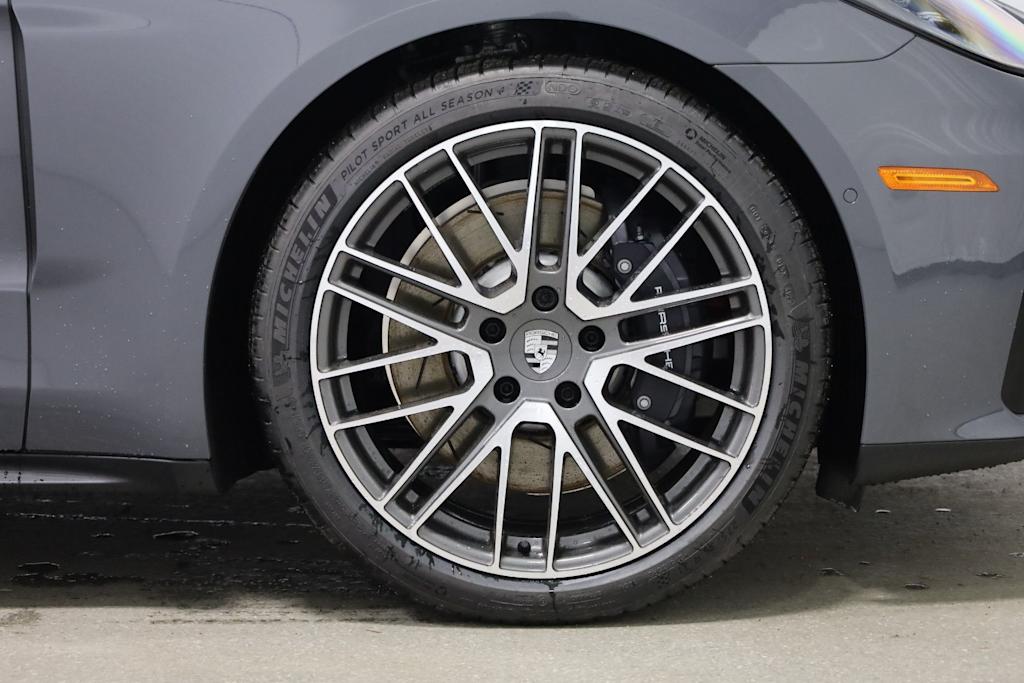 Thumbnail: 2026 Porsche Panamera - 24