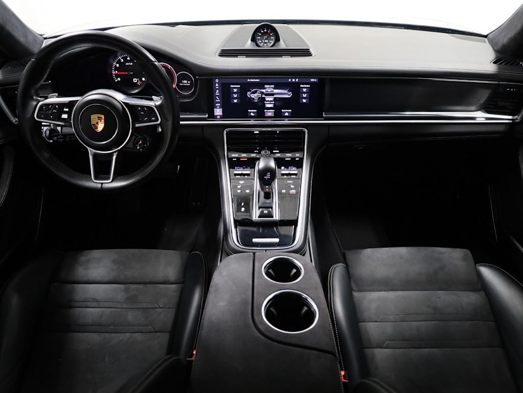 Thumbnail: 2020 Porsche Panamera - 15