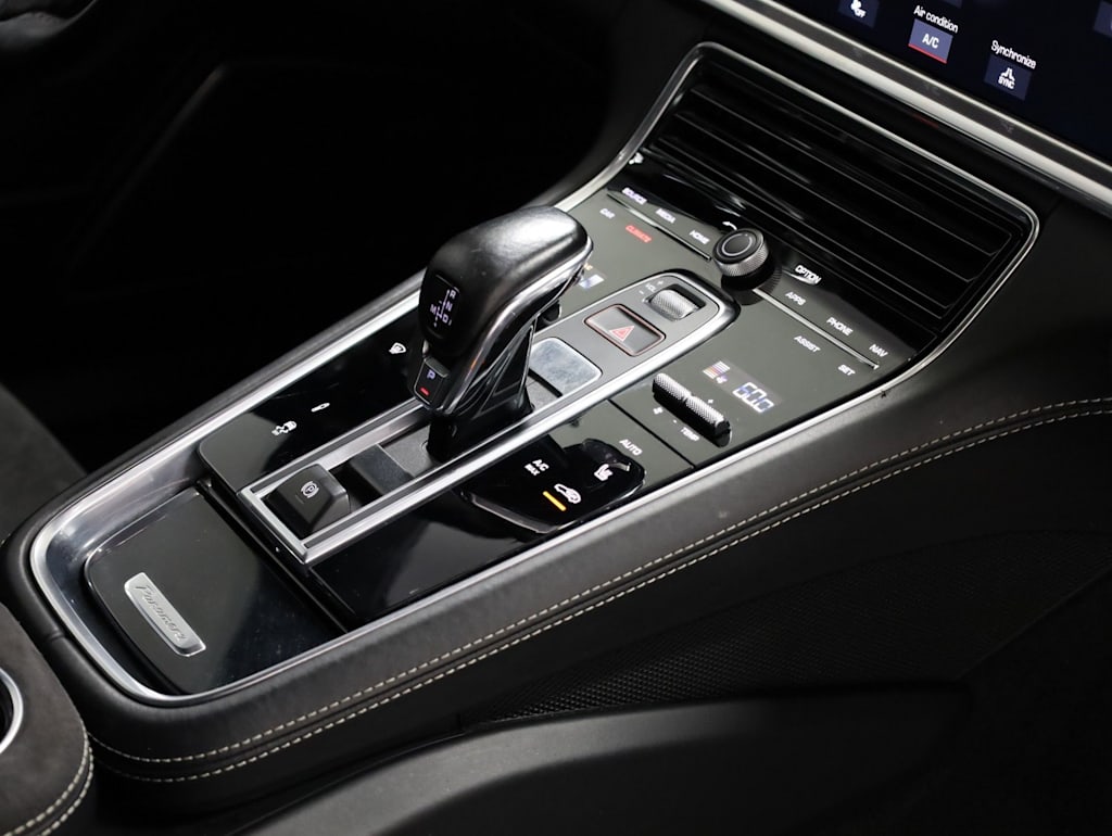Thumbnail: 2020 Porsche Panamera - 7