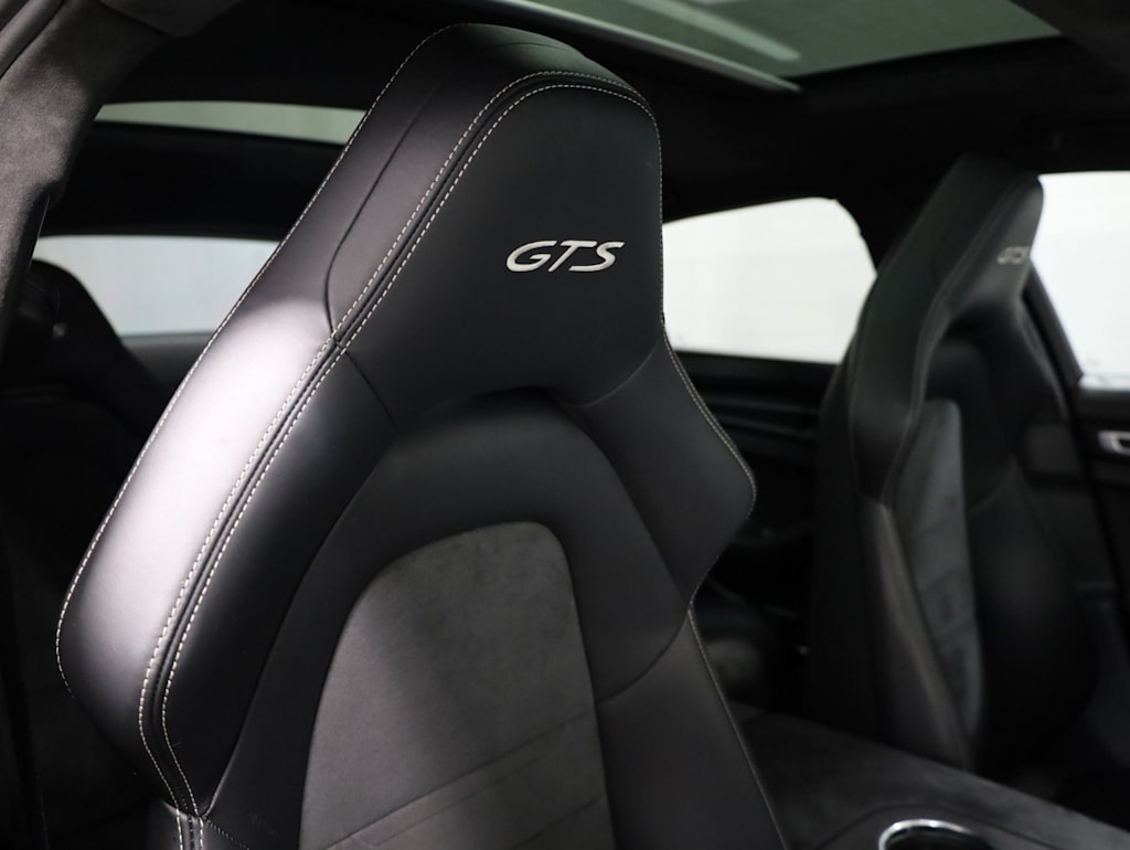 Thumbnail: 2020 Porsche Panamera - 12