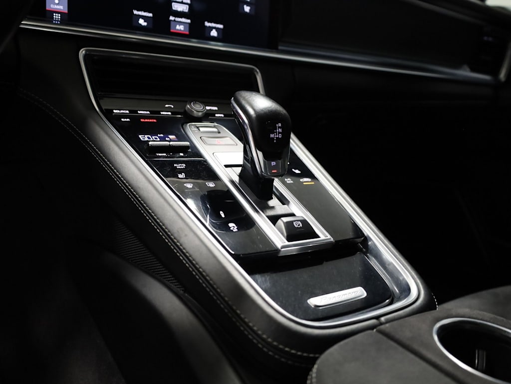 Thumbnail: 2020 Porsche Panamera - 17