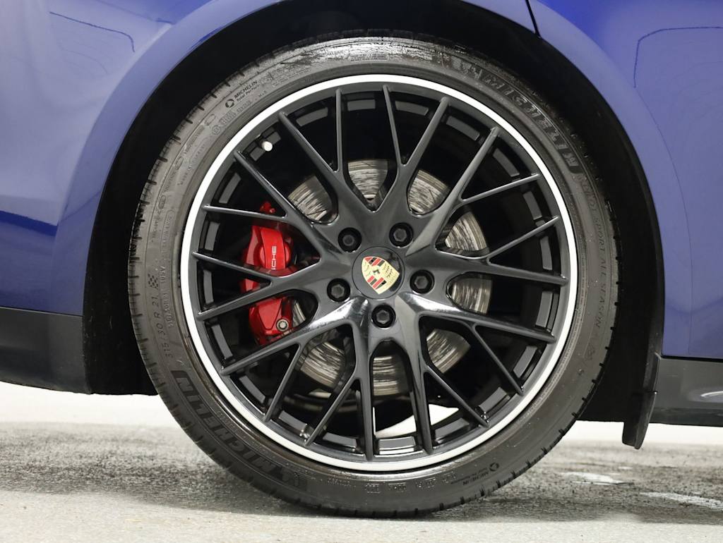 Thumbnail: 2020 Porsche Panamera - 41