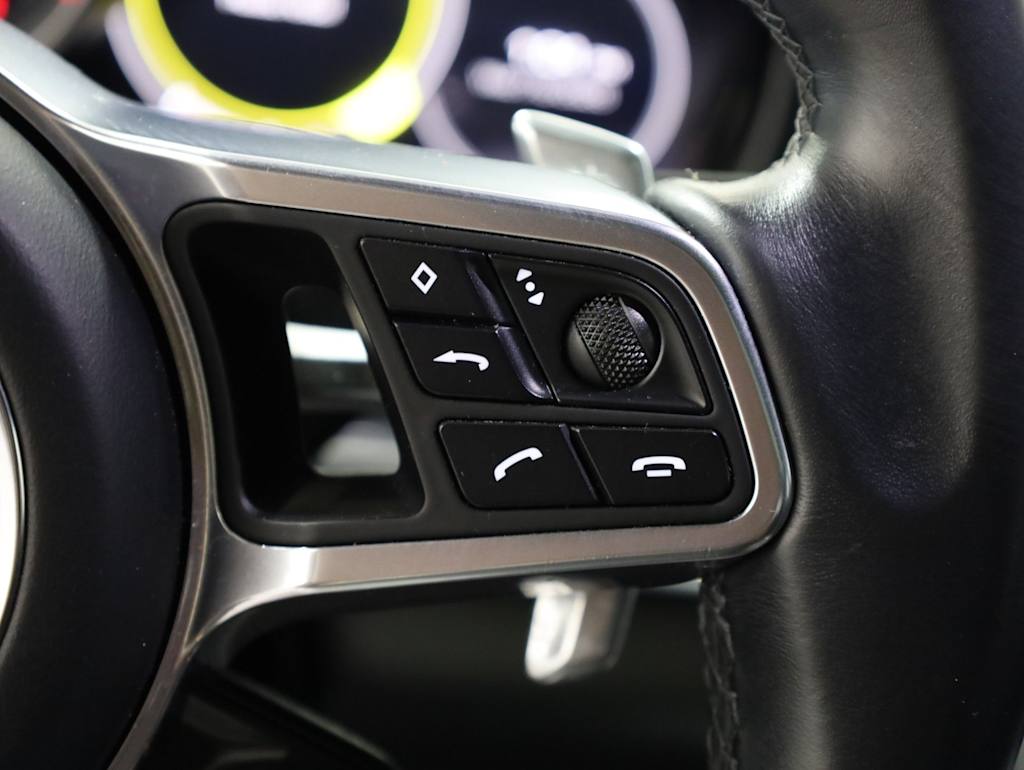 Thumbnail: 2020 Porsche Panamera - 33