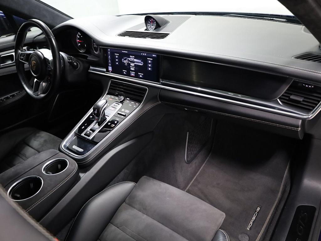 Thumbnail: 2020 Porsche Panamera - 10