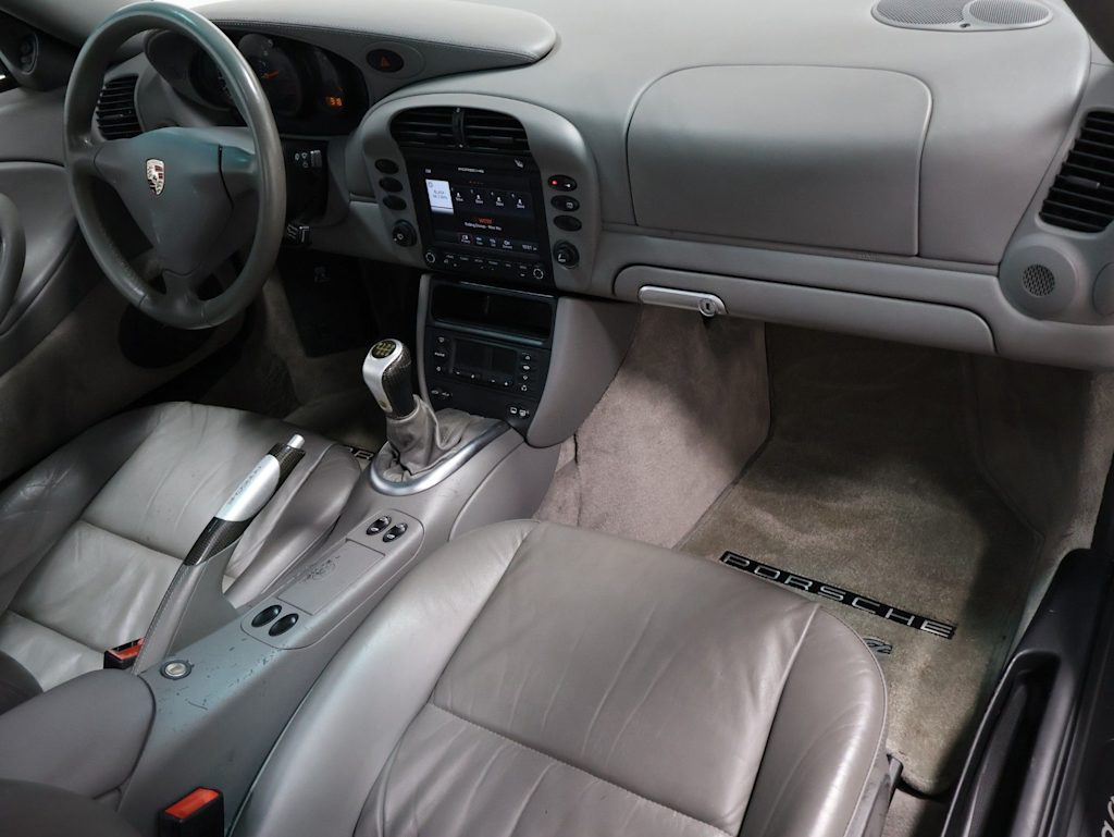Thumbnail: 2002 Porsche 911 - 8