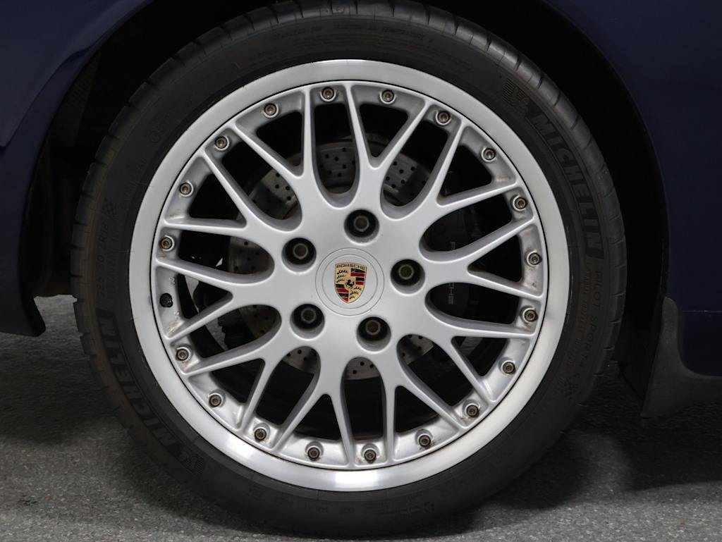 Thumbnail: 2002 Porsche 911 - 33