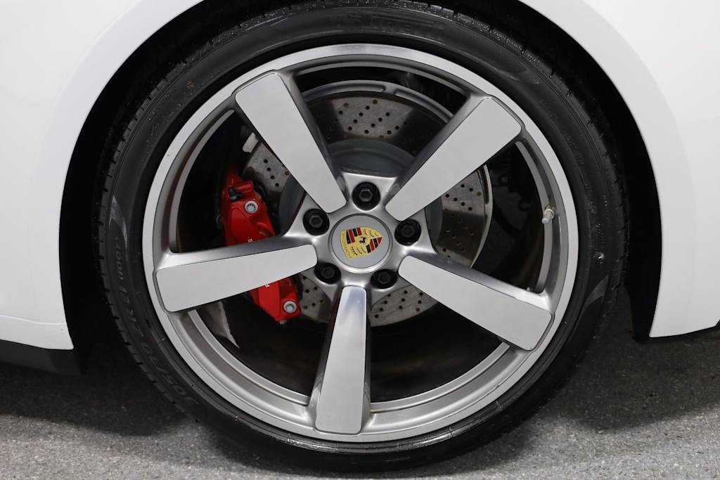 Thumbnail: 2024 Porsche 911 - 35