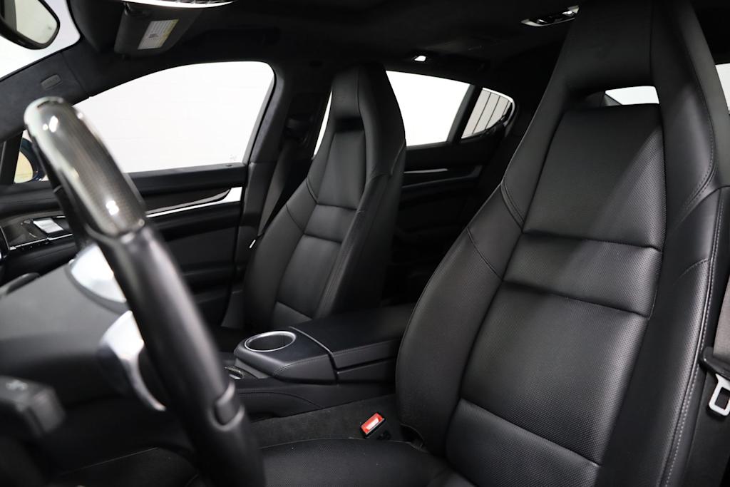 Thumbnail: 2015 Porsche Panamera - 11