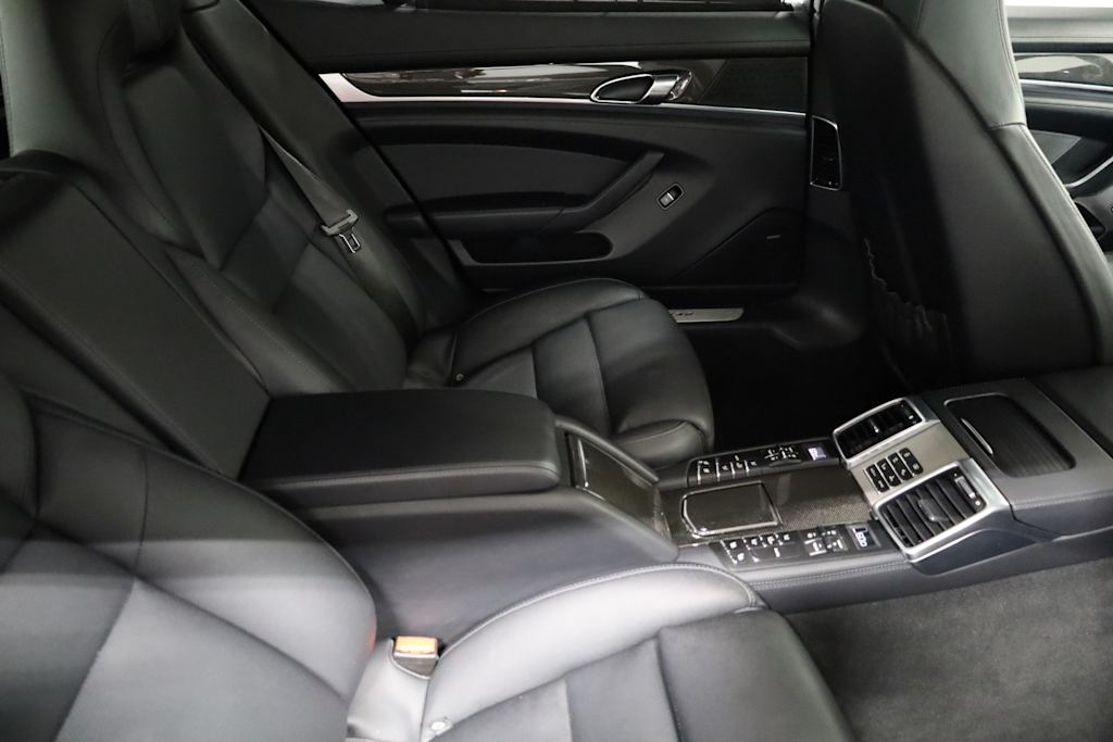 Thumbnail: 2015 Porsche Panamera - 36