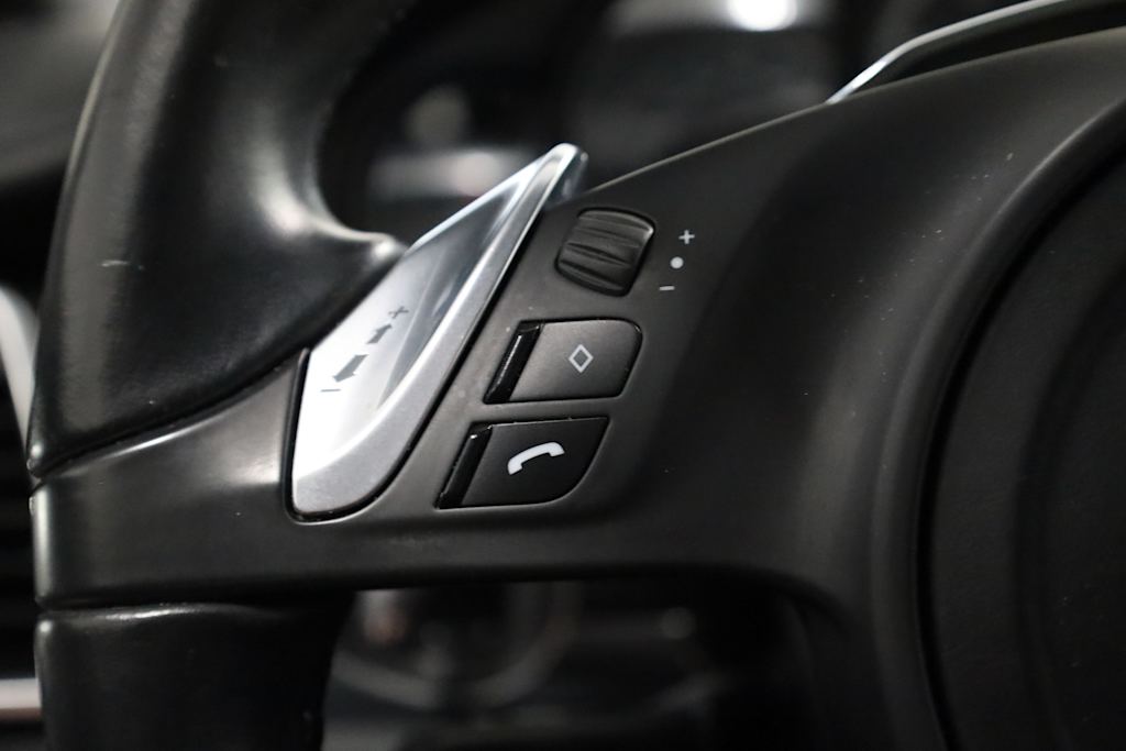 Thumbnail: 2015 Porsche Panamera - 31
