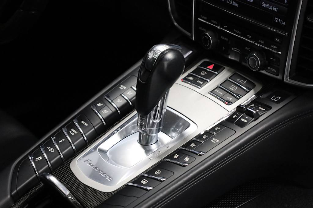 Thumbnail: 2015 Porsche Panamera - 29