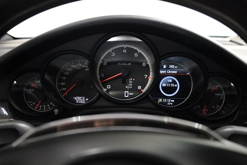 Thumbnail: 2015 Porsche Panamera - 17