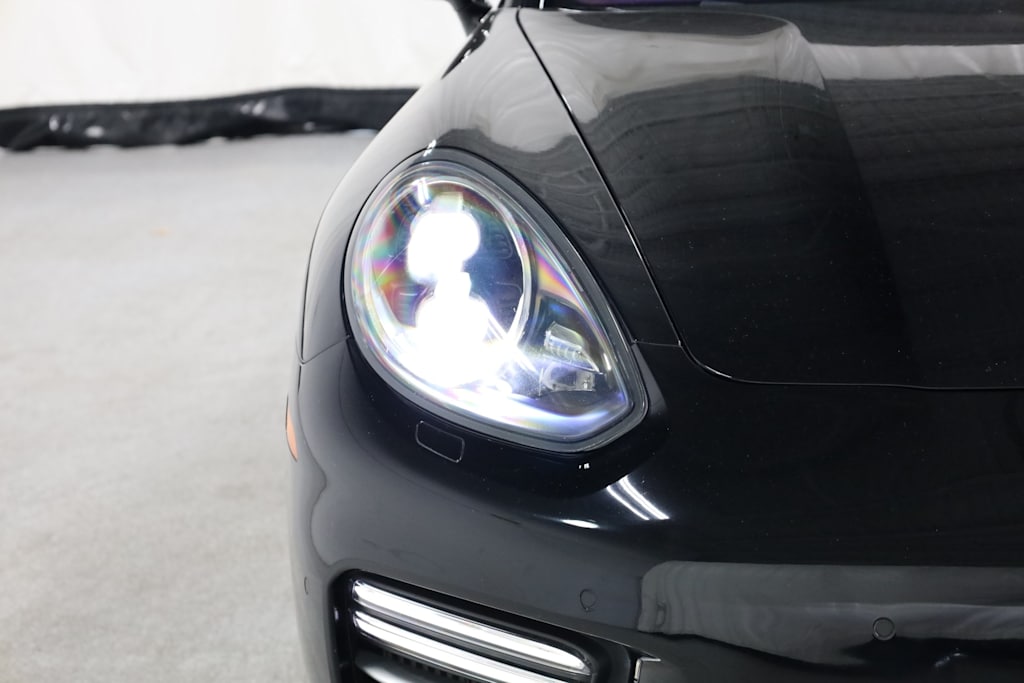 Thumbnail: 2015 Porsche Panamera - 19