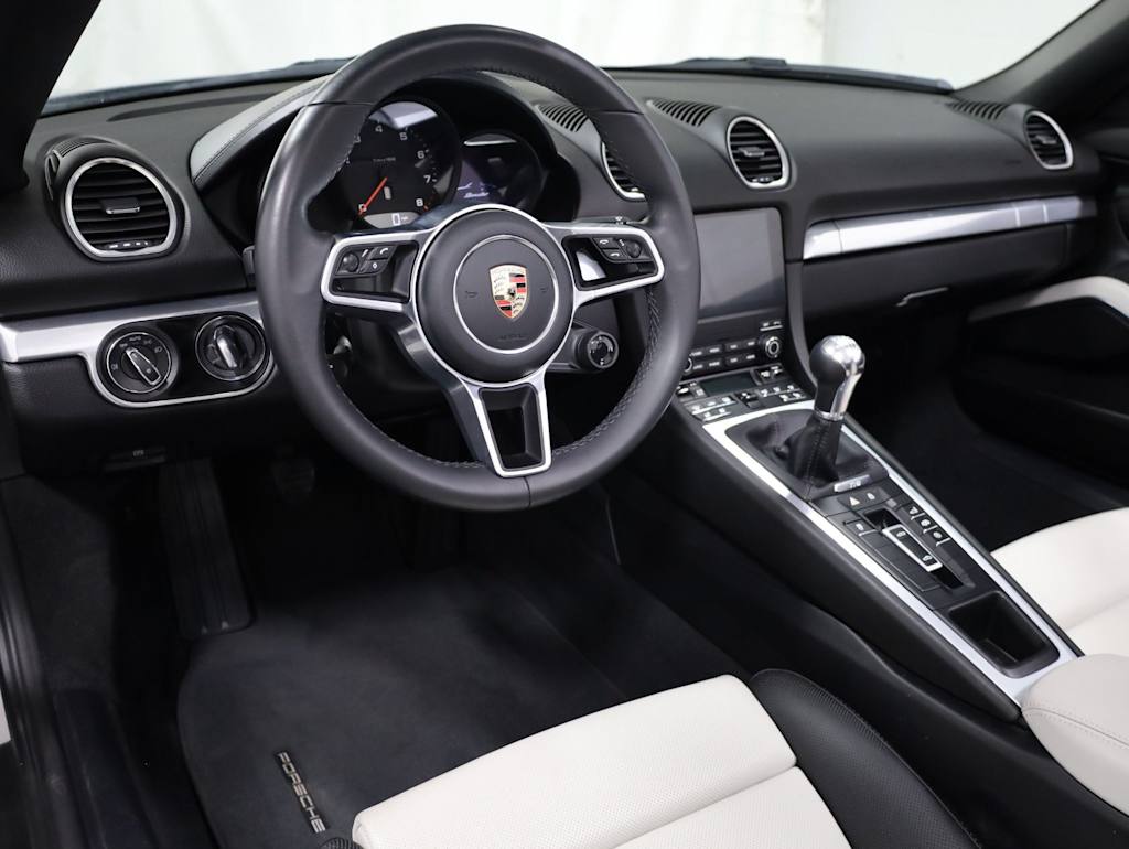 Thumbnail: 2025 Porsche 718 Boxster - 2