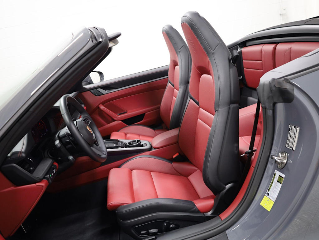 Thumbnail: 2025 Porsche 911 - 9