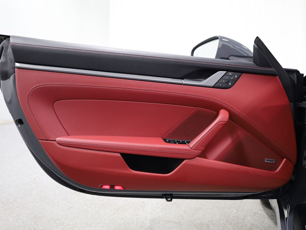 Thumbnail: 2025 Porsche 911 - 23