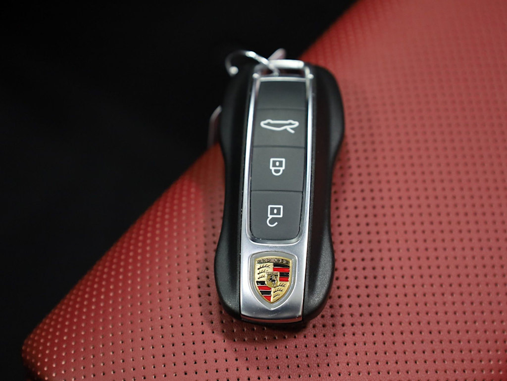 Thumbnail: 2025 Porsche 911 - 42