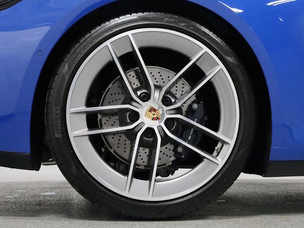 Thumbnail: 2025 Porsche 911 - 38