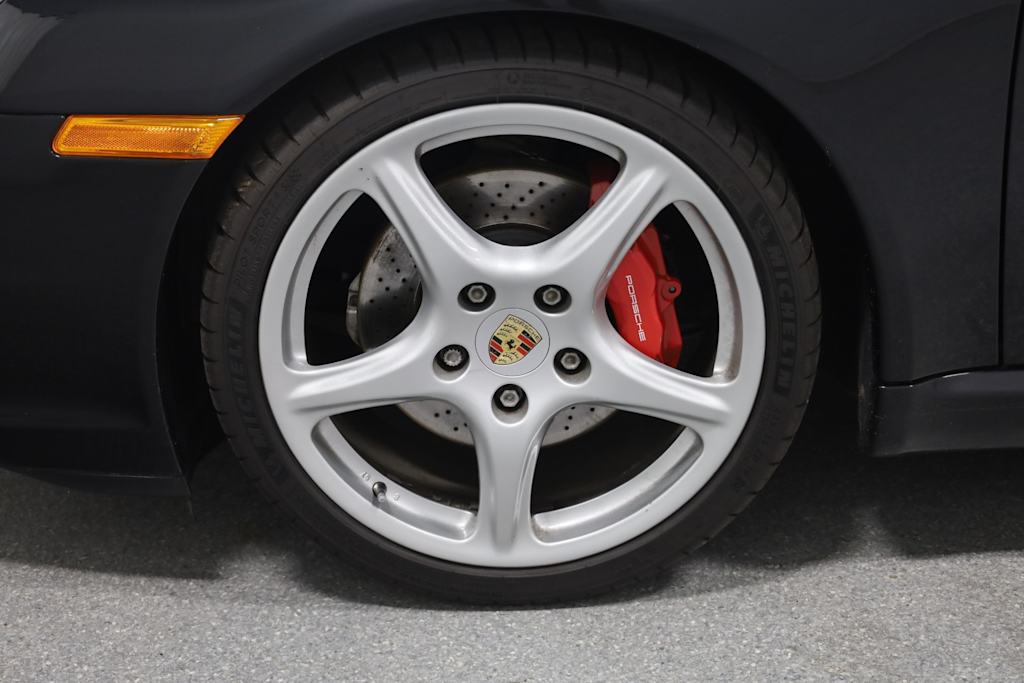 Thumbnail: 2006 Porsche 911 - 34