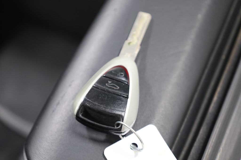 Thumbnail: 2006 Porsche 911 - 16