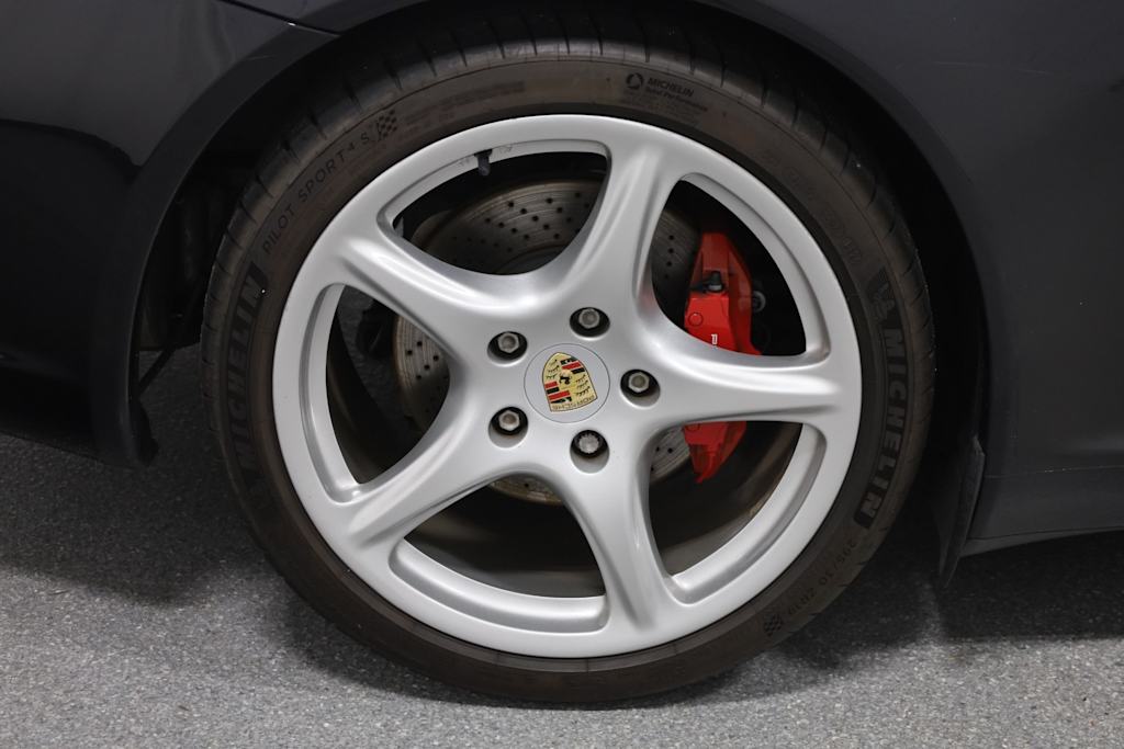 Thumbnail: 2006 Porsche 911 - 32