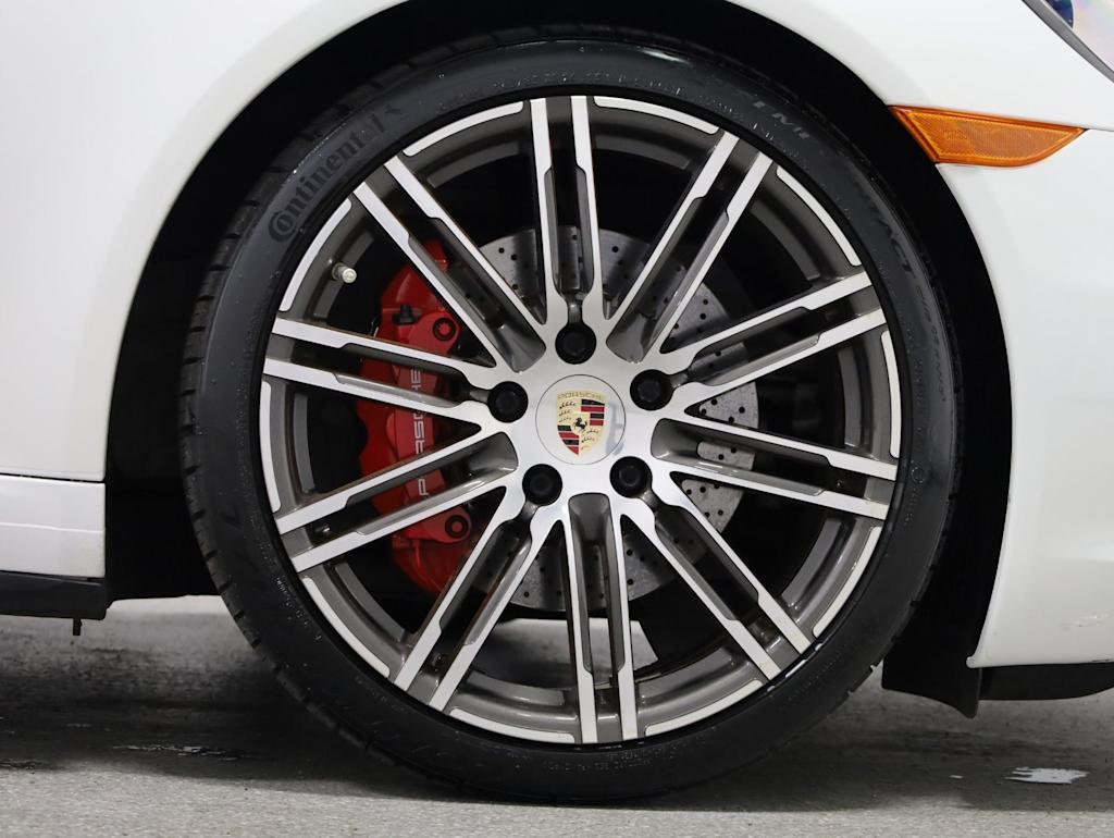 Thumbnail: 2014 Porsche 911 - 24