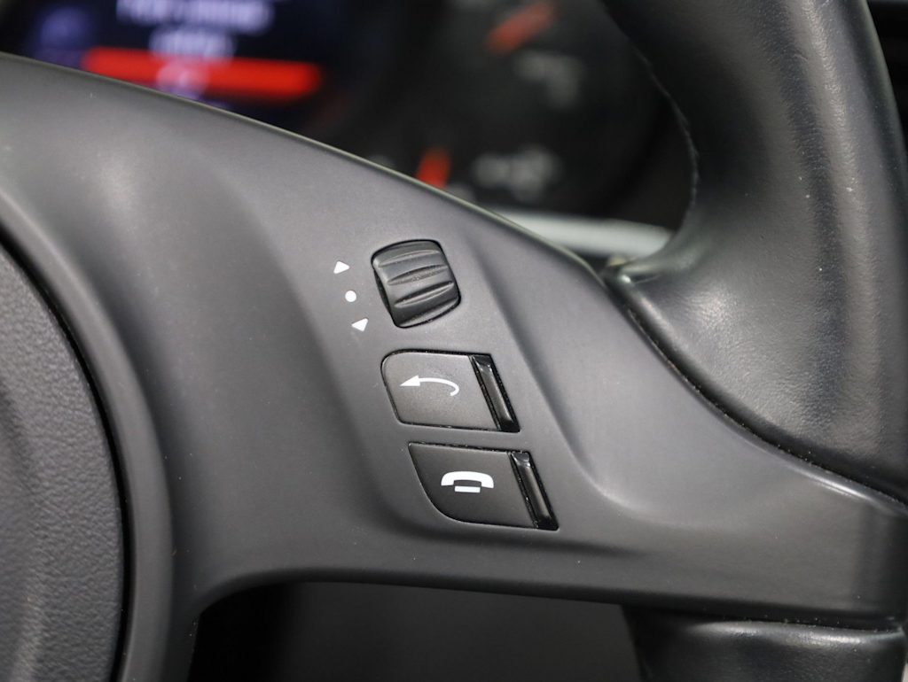 Thumbnail: 2014 Porsche 911 - 32