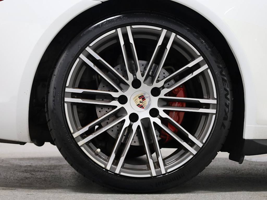 Thumbnail: 2014 Porsche 911 - 39