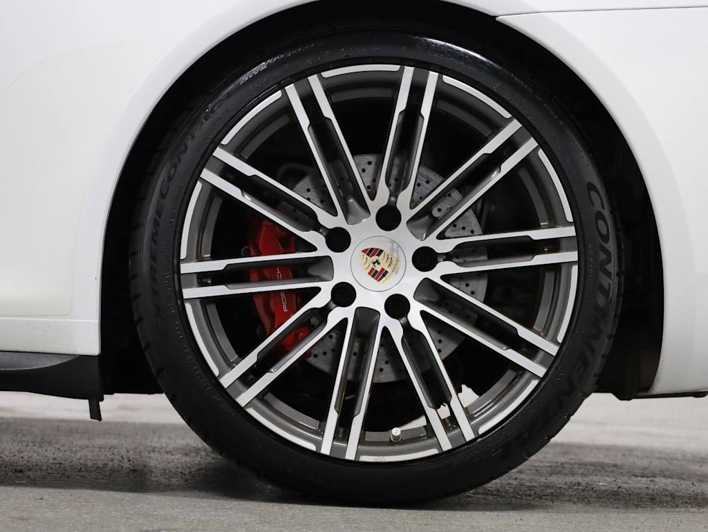 Thumbnail: 2014 Porsche 911 - 40