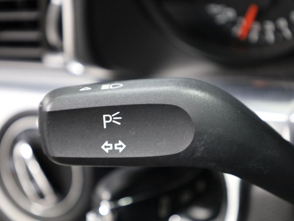 Thumbnail: 2014 Porsche 911 - 34
