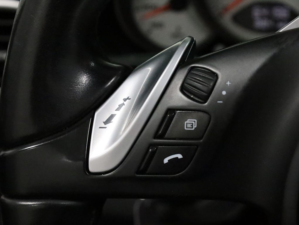 Thumbnail: 2012 Porsche 911 - 30