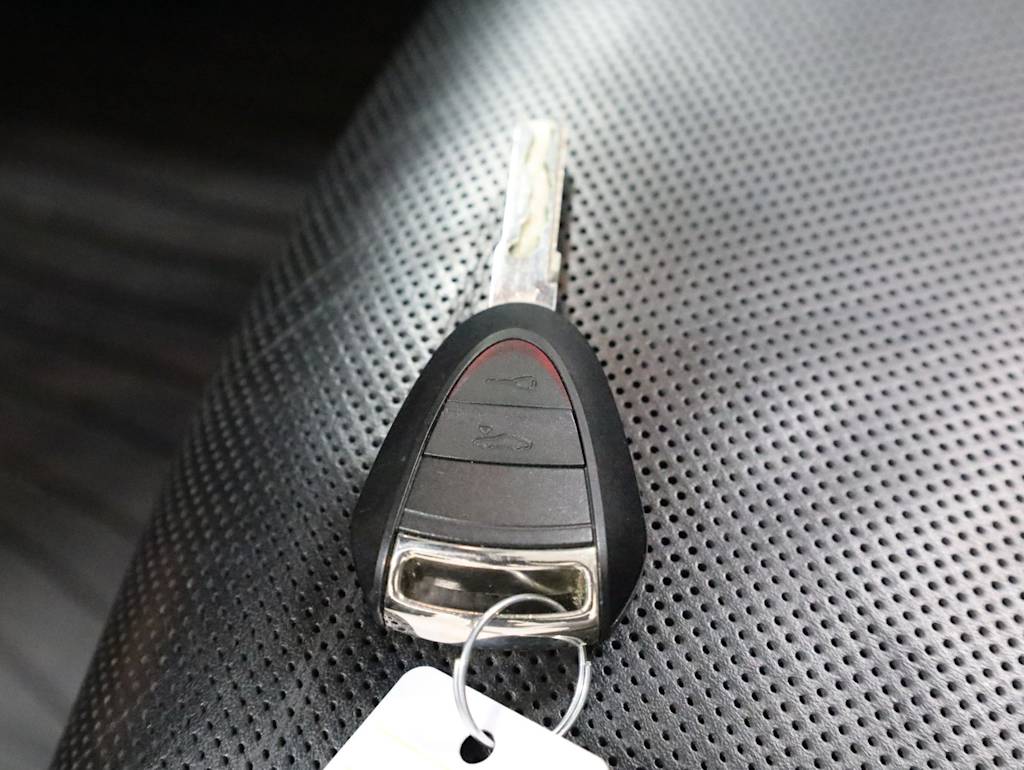 Thumbnail: 2012 Porsche 911 - 43