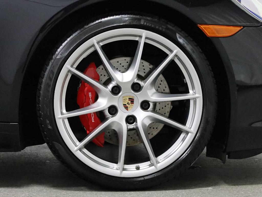 Thumbnail: 2013 Porsche 911 - 24