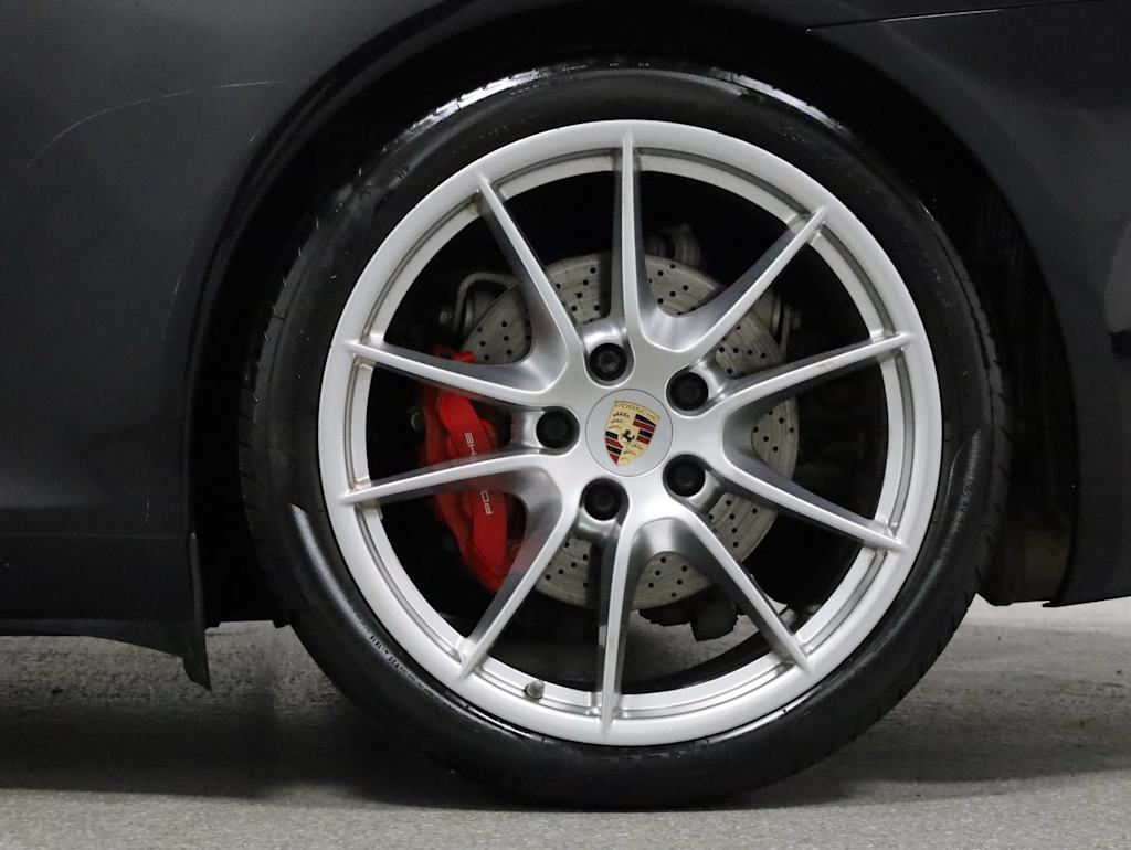 Thumbnail: 2013 Porsche 911 - 37