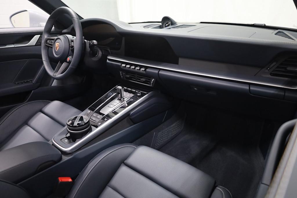 Thumbnail: 2025 Porsche 911 - 8