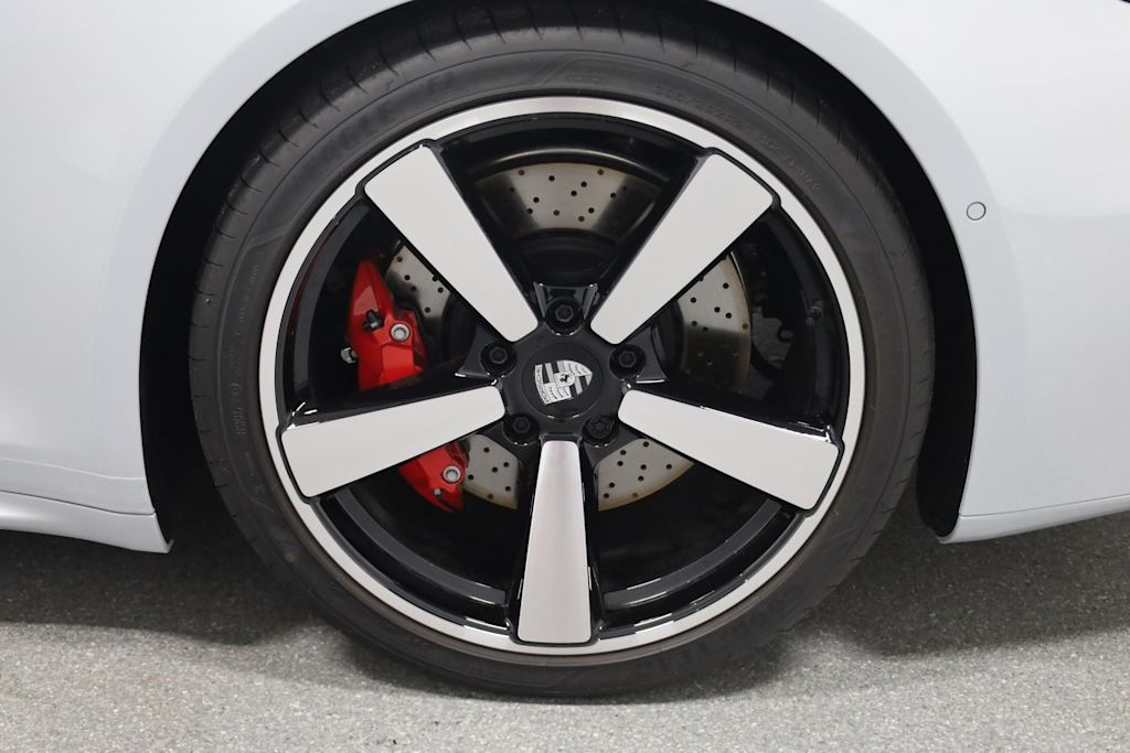 Thumbnail: 2025 Porsche 911 - 35