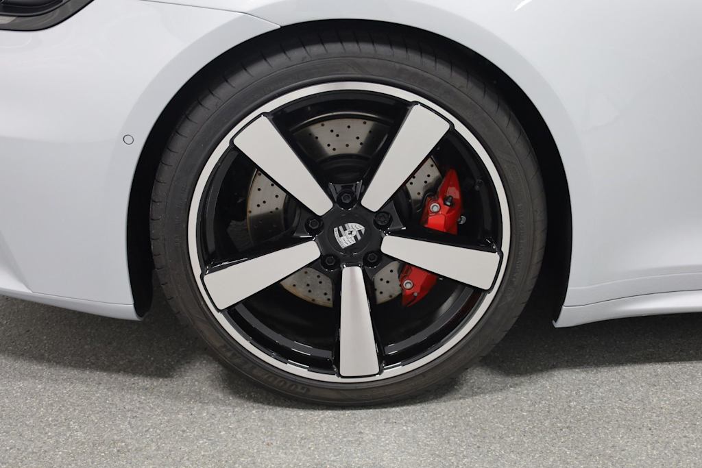 Thumbnail: 2025 Porsche 911 - 35