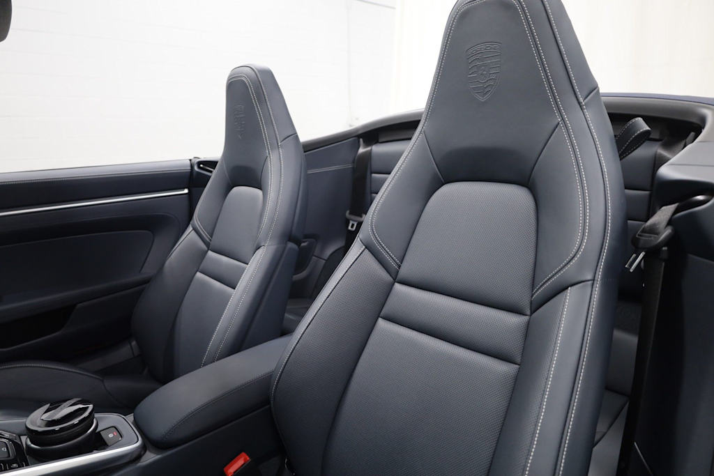 Thumbnail: 2025 Porsche 911 - 10