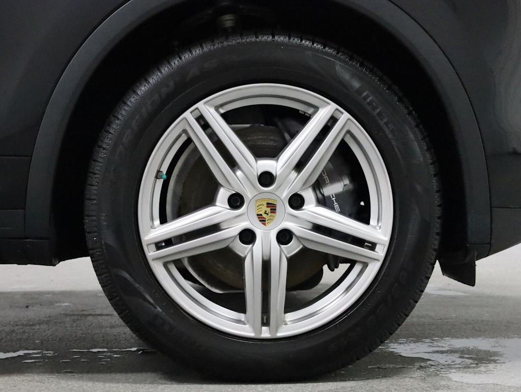 Thumbnail: 2014 Porsche Cayenne - 25