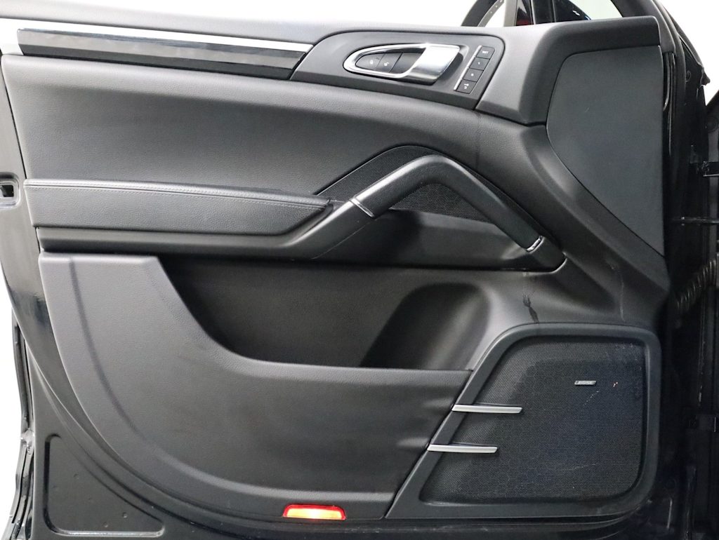 Thumbnail: 2014 Porsche Cayenne - 27