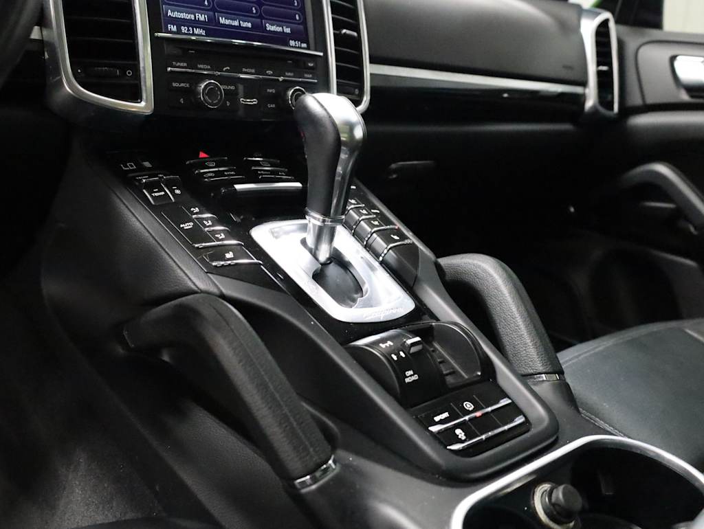 Thumbnail: 2014 Porsche Cayenne - 17