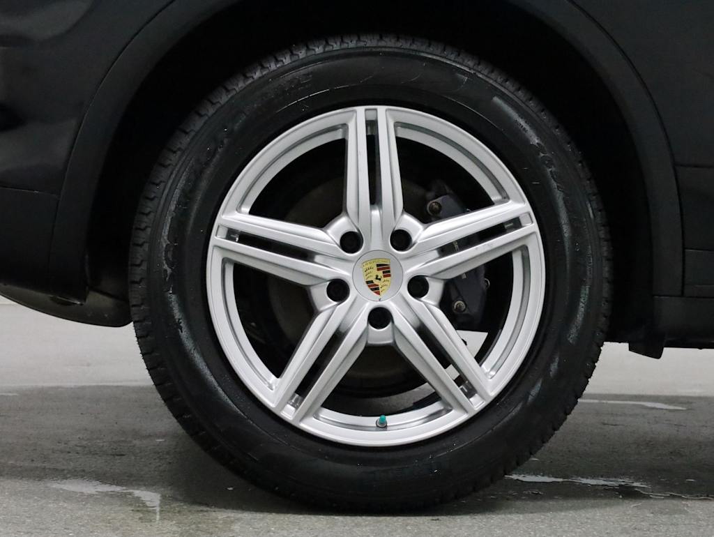 Thumbnail: 2014 Porsche Cayenne - 43