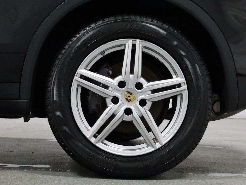 Thumbnail: 2014 Porsche Cayenne - 42