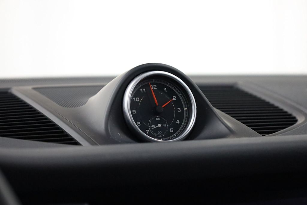 Thumbnail: 2018 Porsche Macan - 27